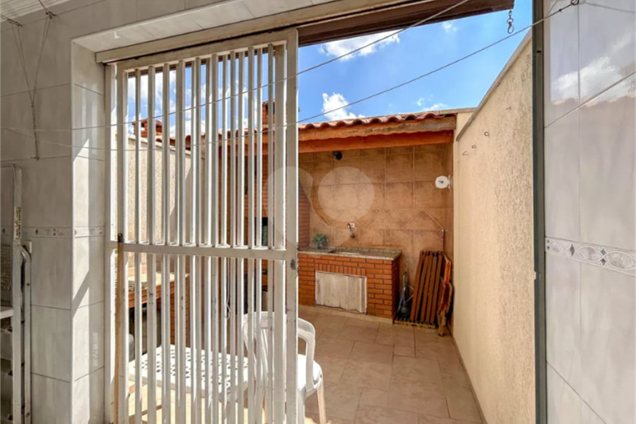Sobrado à venda com 3 quartos, sendo 1 suíte, em Vila Mangalot, São Paulo, SP