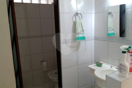 Casa à venda com 4 quartos, sendo 2 suítes,  em Jardim Terezópolis, Guarulhos, SP