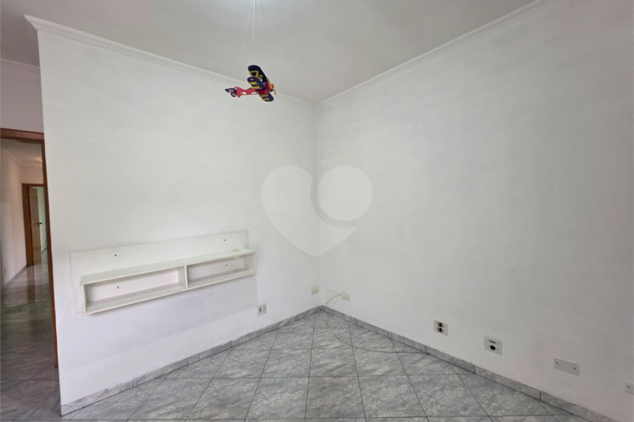 Sobrado à venda com 3 quartos em Vila Rica, São Paulo, SP