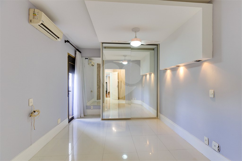 Apartamento à venda com 4 quartos, sendo 3 suítes, em Granja Julieta, São Paulo, SP