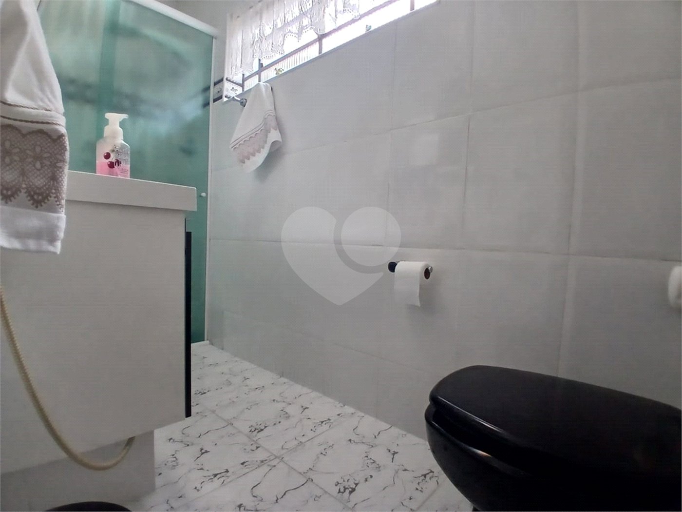 Casa à venda com 3 quartos, sendo 1 suíte,  em Esplanada Mendes Moraes, São Roque, SP