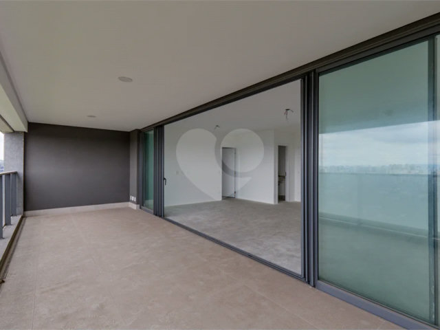 Apartamento à venda com 3 suítes em Panamby, São Paulo, SP