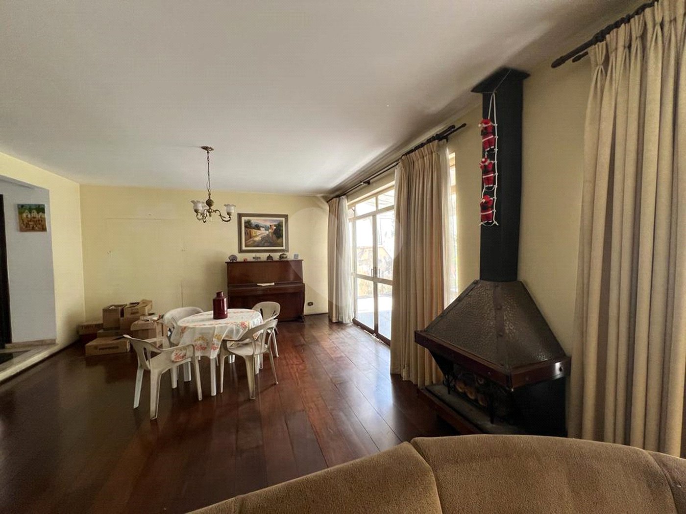 Casa à venda com 4 quartos, sendo 1 suíte, em Jardim das Vertentes, São Paulo, SP