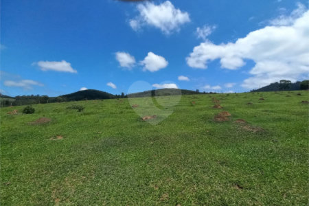 Sítio à venda com 1 quarto em Recanto Amapola, Bragança Paulista, SP