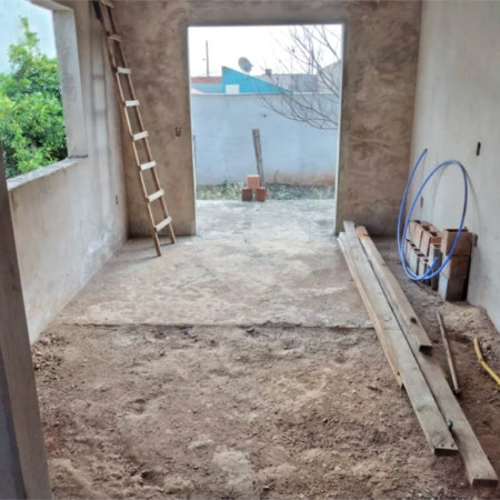 Sobrado em construção no Jardim de Cresci .