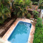 SOBRADO DE 426,0 M² COM 04 SUITES, SALÃO DE FESTAS, 06 VAGAS,06 BANHEIROS E PISCINA PARA LOCAÇÃO OU VENDA NO BARRO BRANCO