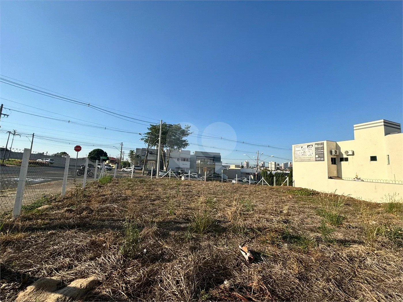 Terreno à venda em Jardim Esplanada - SP