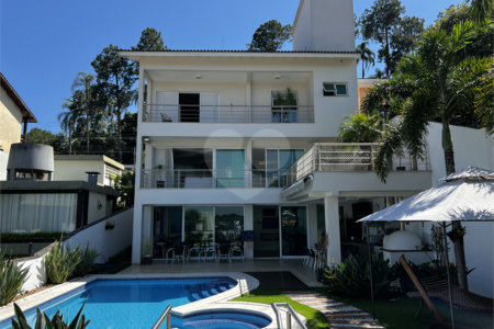 Sobrado à venda com 4 suítes em Vila Irmãos Arnoni, São Paulo, SP
