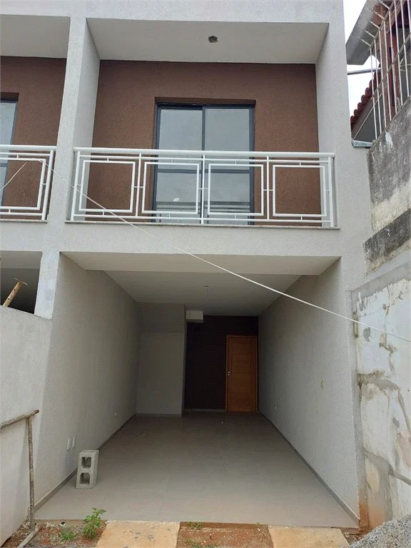 Sobrado à venda novo 2 suítes, 2 vagas 120m² na Vila Sônia