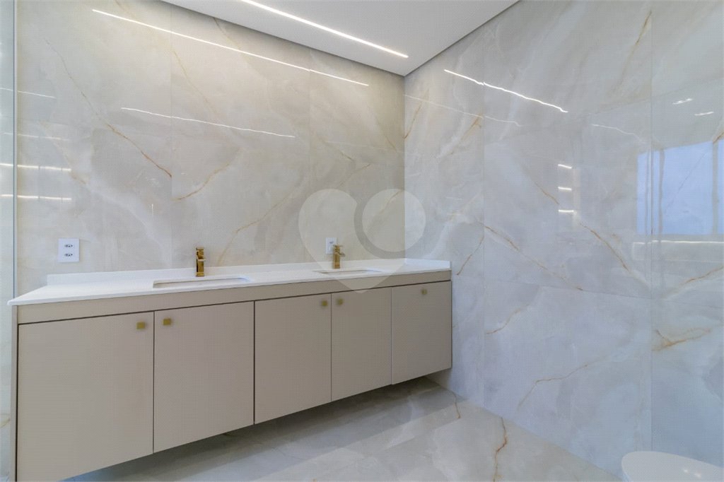 Apartamento à venda com 4 suítes em Vila Sofia, São Paulo, SP