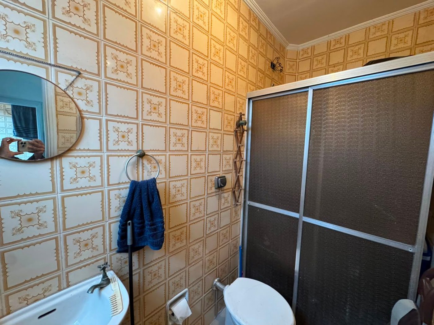 Apartamento com 2 dormitórios e suíte + dependência de serviço completa na Ponta da Praia – Localização privilegiada próximo à Praça Dino Bueno