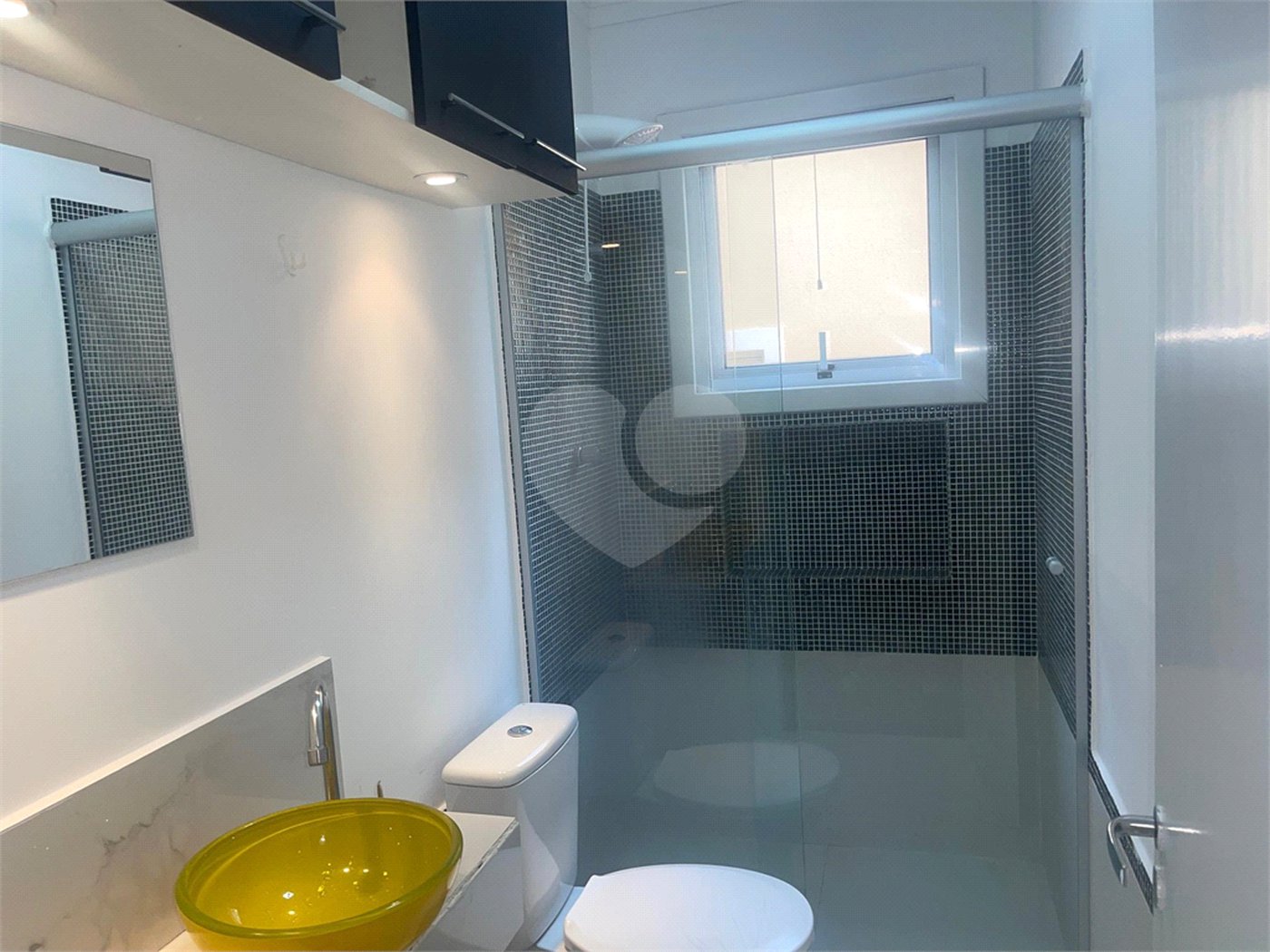 Casa à venda com 3 quartos, sendo 1 suíte,  no condomínio Vilagio Viccino, São Paulo - SP