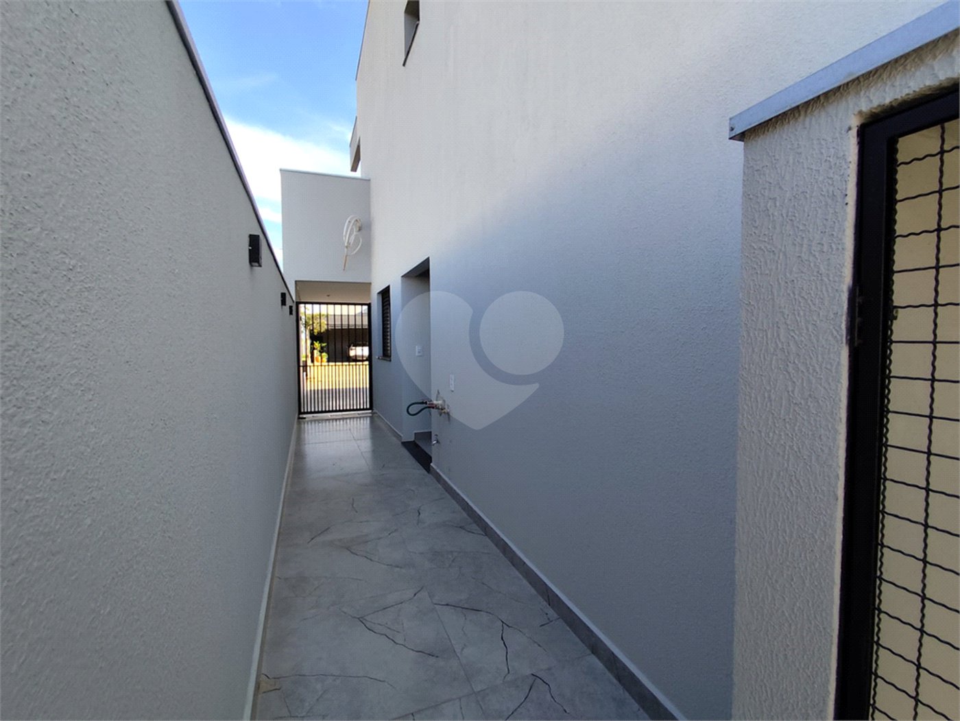 Casa à venda com 4 quartos, sendo 3 suítes,  no condomínio Residencial Golden Ville, Itapetininga - SP