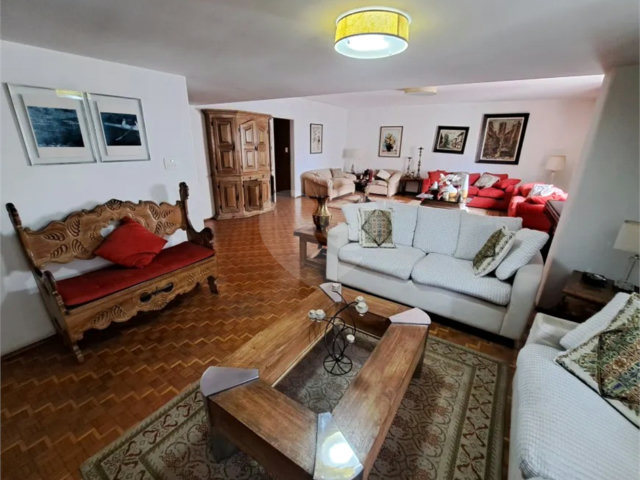 Apartamento à venda com 4 quartos, sendo 1 suíte,  em Vila Clementino, São Paulo, SP