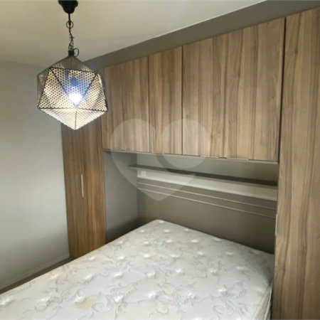 Apartamento mobiliado à venda na Vila Mariana, 2 quartos, varanda
