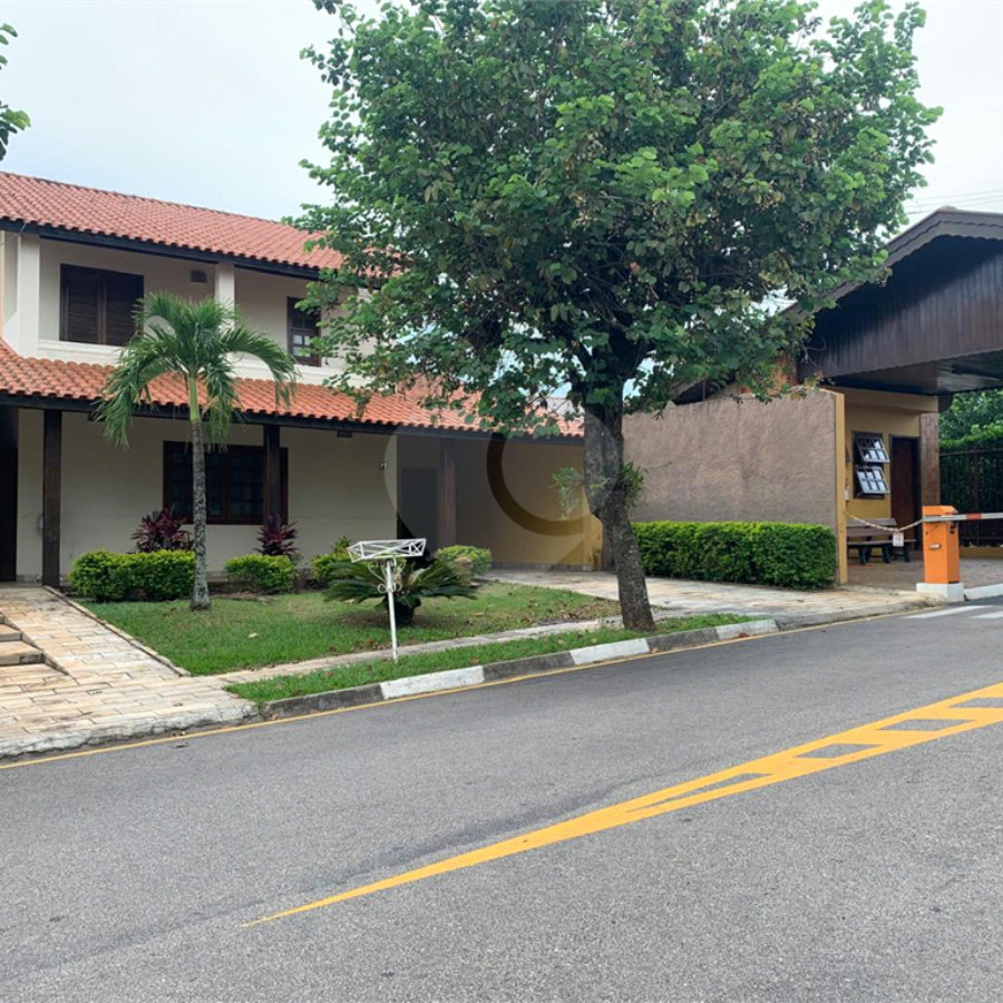 Sobrado à venda com 3 quartos, sendo 1 suíte, em Parque Residencial Rafael Alcalá, Porto Feliz, SP