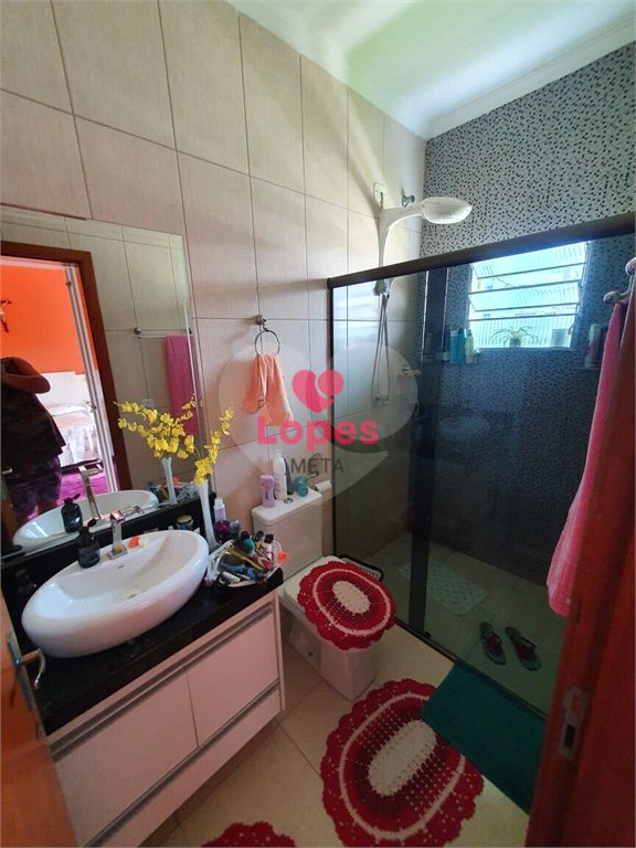 Sobrado à venda com 4 quartos, sendo 1 suíte,  em Jardim Rodolfo, São José dos Campos, SP