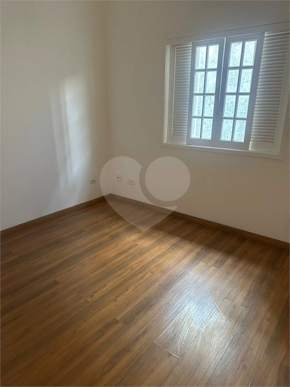 Casa à venda com 4 quartos, sendo 1 suíte,  no condomínio Jardim das Acácias, Cotia - SP