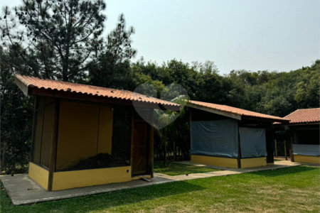 Sítio à venda com 3 quartos, sendo 1 suíte,  em Week-end, Jarinu, SP