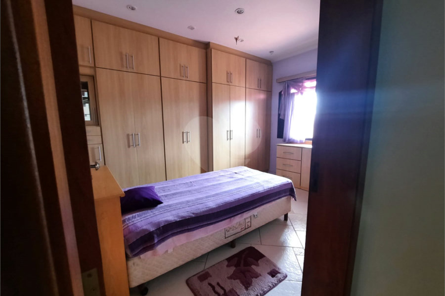Sobrado à venda com 4 quartos, sendo 3 suítes, em Região Central, Caieiras, SP