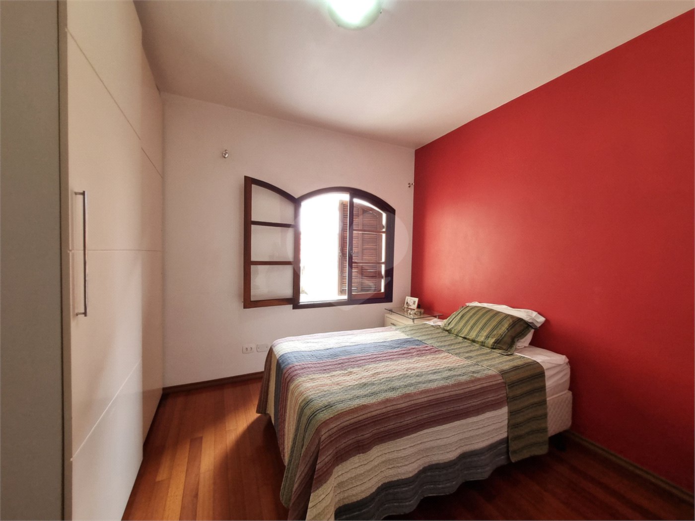 VENDA - Sobrado Jardim França: 135m² | 3 dormitórios (1 suíte) | 2 vagas | Churrasqueira