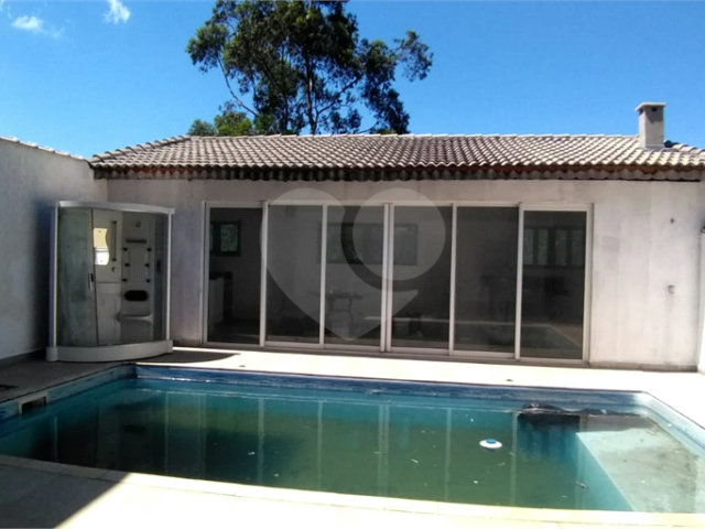 Casa à venda com 4 quartos, sendo 2 suítes,  em Barreiro, Mairiporã, SP