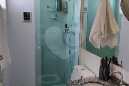 Casa à venda com 3 quartos, sendo 1 suíte, no condomínio Moradas do Horto, São Paulo - SP