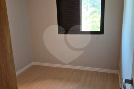 Apartamento à venda com 3 quartos, sendo 1 suíte,  em Cidade São Francisco, São Paulo, SP
