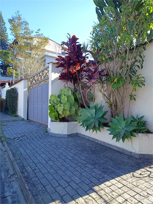 Casa à venda com 3 quartos, sendo 1 suíte,  em Vila Santa Helena, Mogi das Cruzes, SP