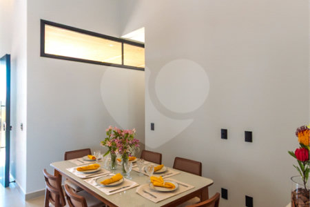 Casa à venda com 3 suítes no condomínio Residencial Dona Maria Candida, Indaiatuba - SP