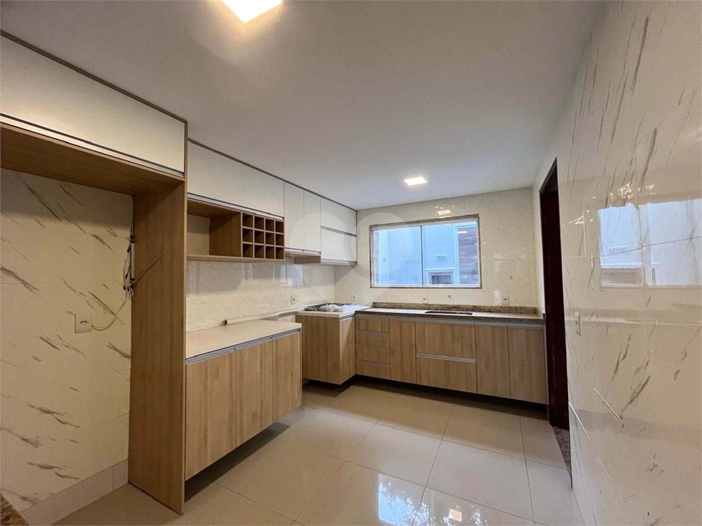 Casa à venda com 3 quartos, sendo 2 suítes, no condomínio Notting Hill - Campo Grande, Rio de Janeiro - RJ