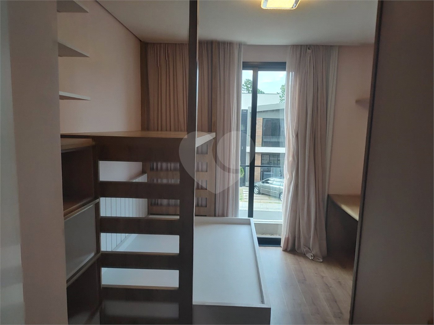 Casa à venda com 2 suítes no condomínio Vue 26, Atibaia - SP
