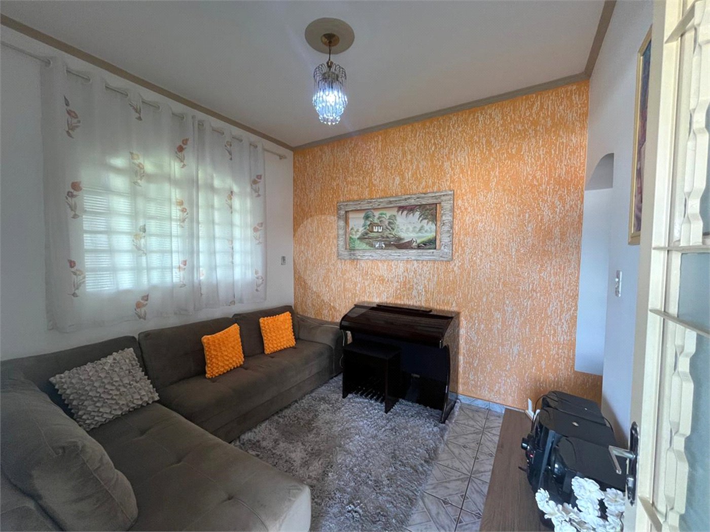 Casa à venda com 2 quartos, sendo 1 suíte, no Centro, Sarapuí, SP