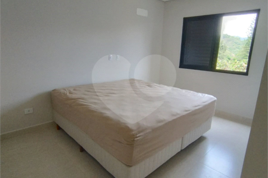 Casa à venda com 4 quartos, sendo 2 suítes, no condomínio Alpes da Cantareira, Mairiporã - SP