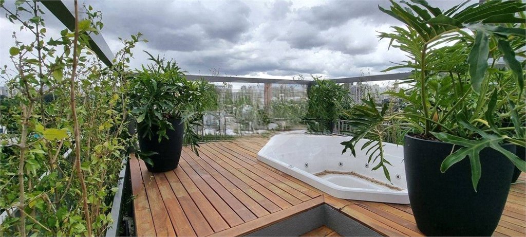Apartamento à venda com 2 suítes em Moema, São Paulo, SP