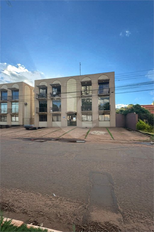 Apartamento à venda com 4 quartos, sendo 1 suíte,  no Centro, Ponta Porã, MS