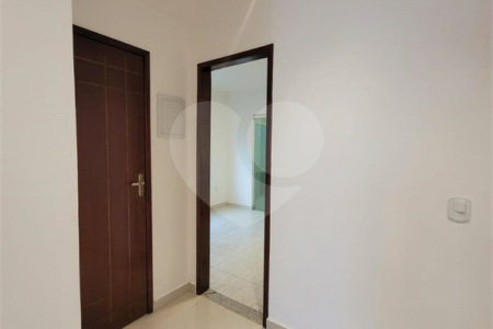 Apartamento para alugar com 2 quartos em Miguel Couto, Cabo Frio, RJ