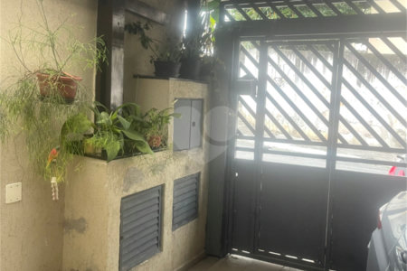 Sobrado à venda com 3 quartos em Vila Nova Alba, São Paulo, SP
