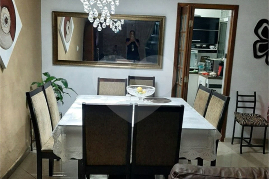 Sobrado à venda com 3 quartos, sendo 2 suítes,  em Vila Gustavo, São Paulo, SP