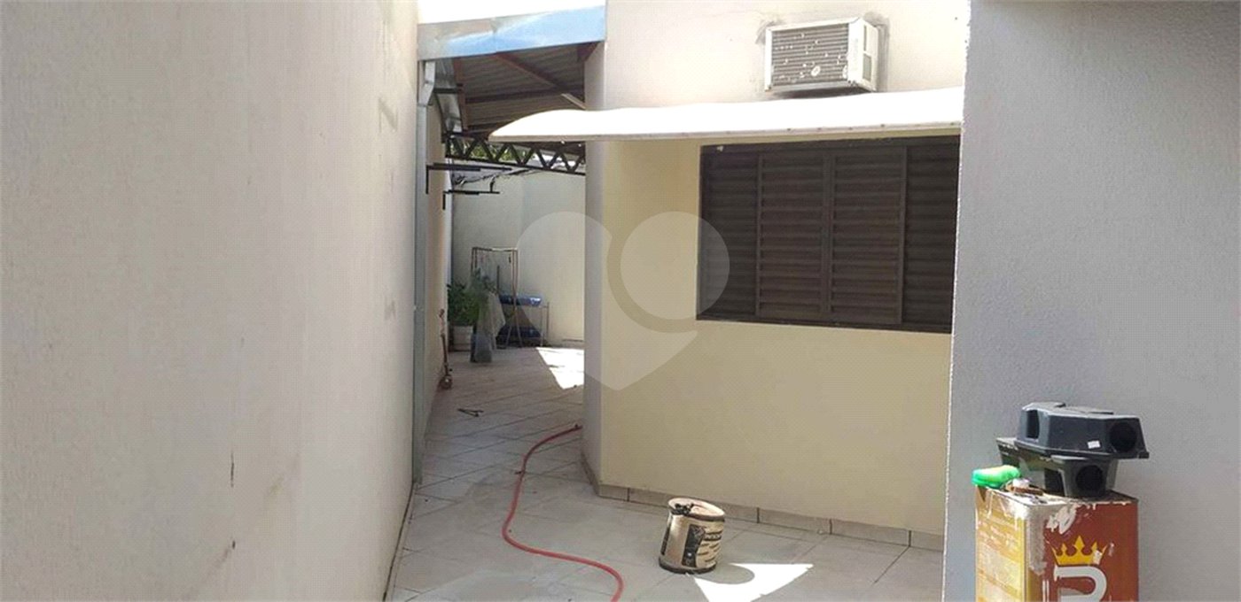 Casa térrea para venda em Araraquara/SP.