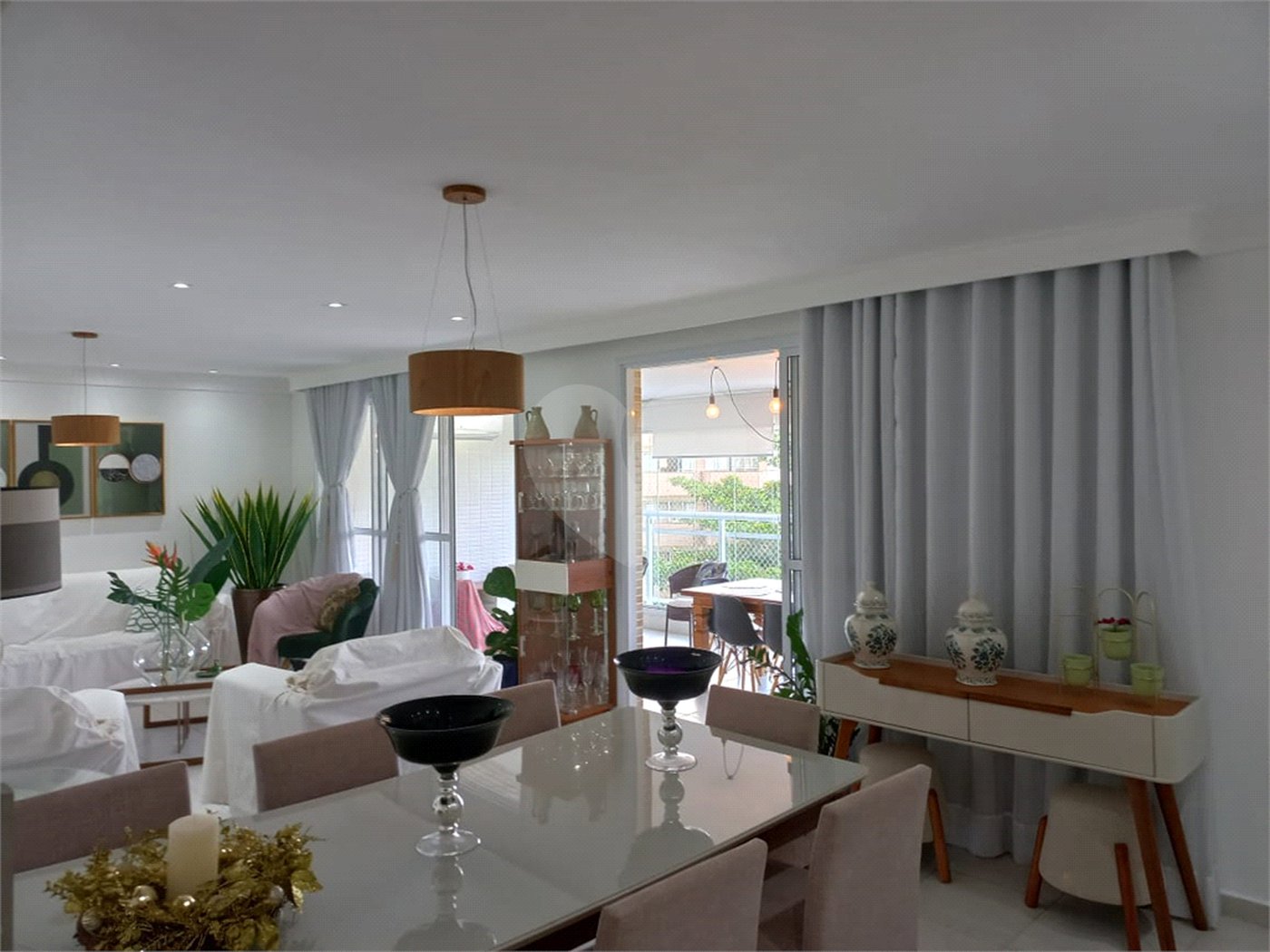 Apartamento à venda ou para alugar com 3 suítes em Enseada, Guarujá, SP