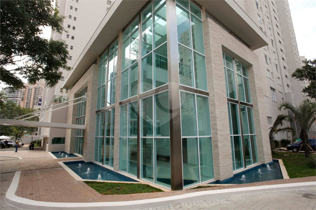 Apartamento à venda com 3 suítes em Moema, São Paulo, SP