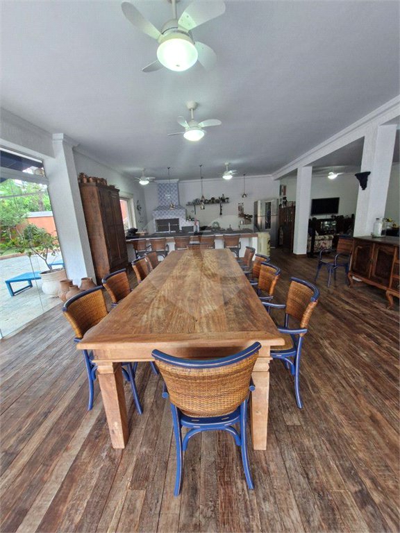 Casa à venda com 4 suítes no condomínio Estância Marambaia, Vinhedo - SP