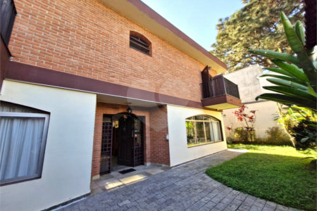 Casa à venda com 4 quartos, sendo 1 suíte, em Alto da Boa Vista, São Paulo, SP