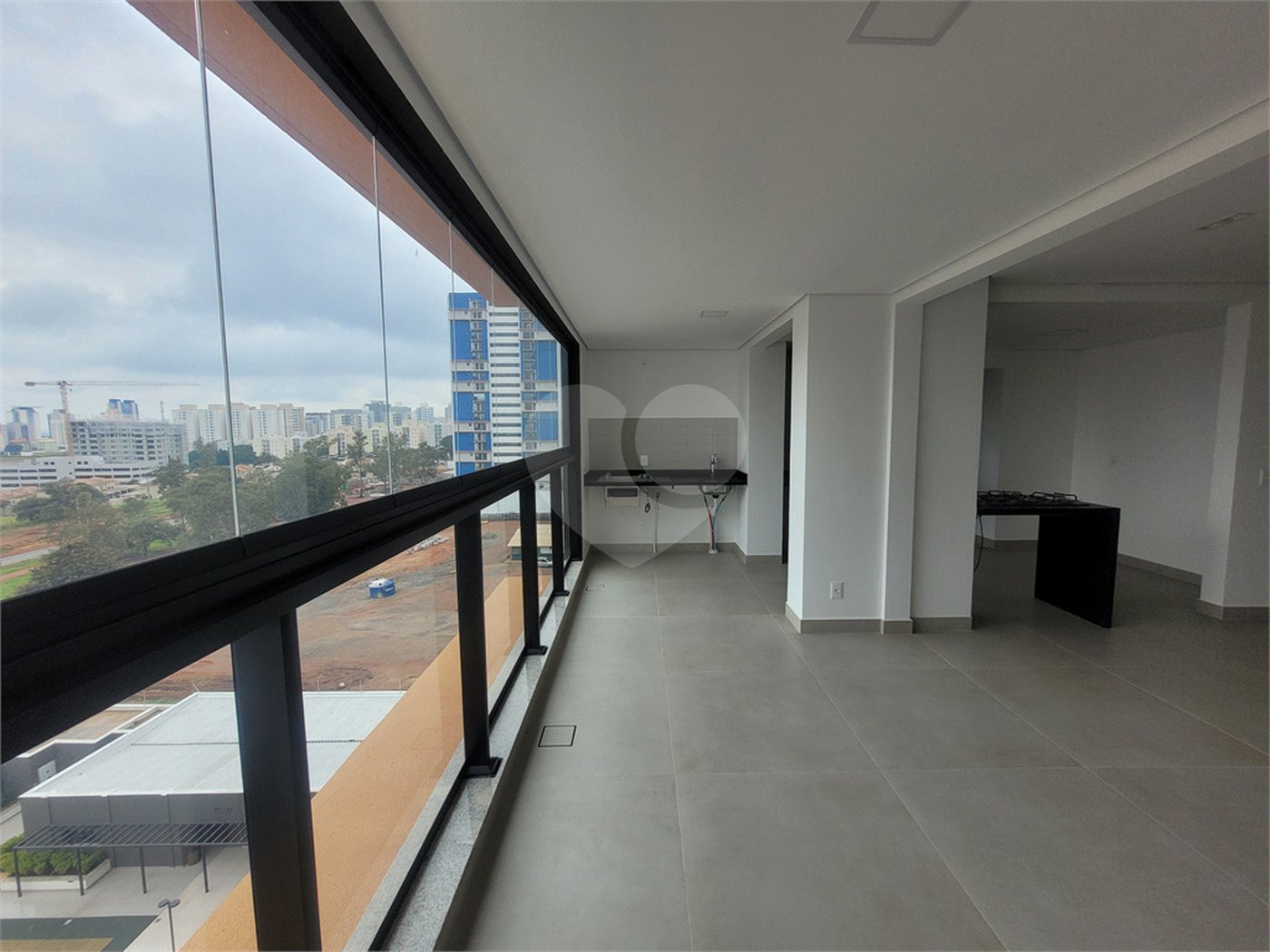 Apartamento à venda com 3 suítes em Parque Campolim, Sorocaba, SP