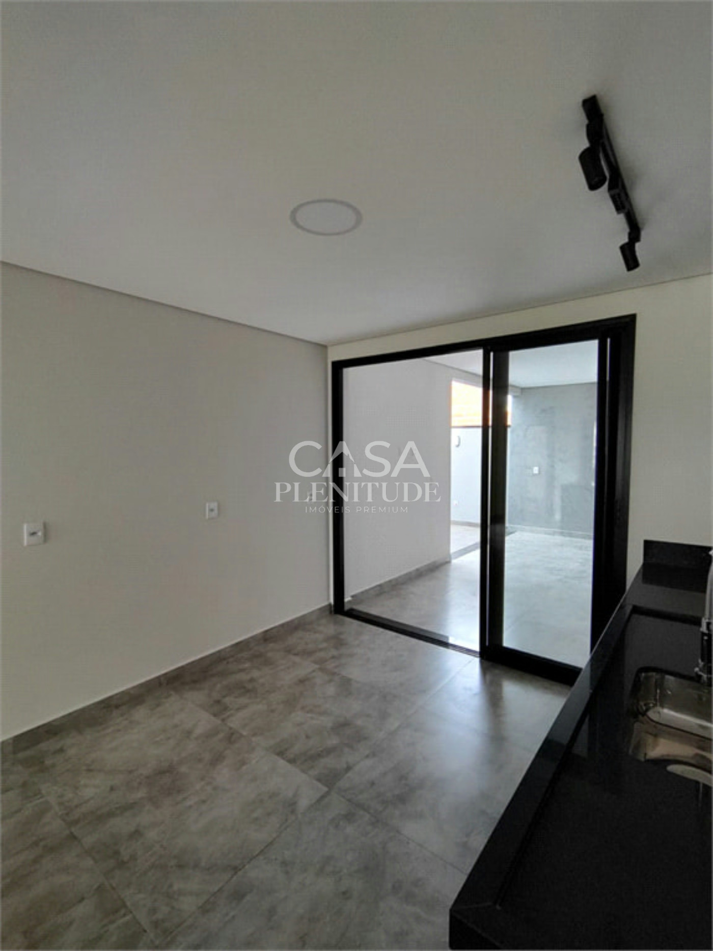 Casa em condomínio à venda com 3 quartos, sendo 1 suíte,  em Horto Florestal, Sorocaba, SP