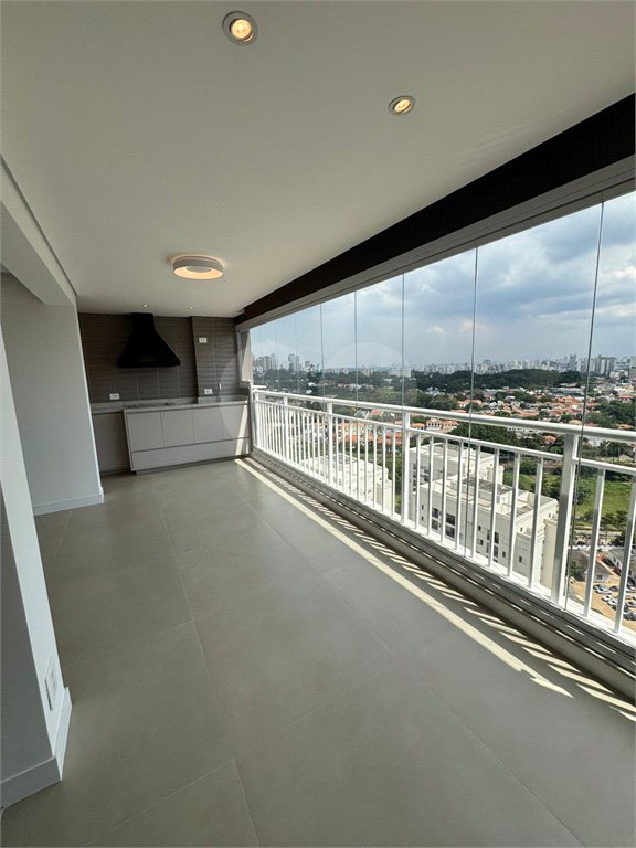 Apartamento à venda com 3 quartos, sendo 1 suíte,  em Vila Anastácio, São Paulo, SP