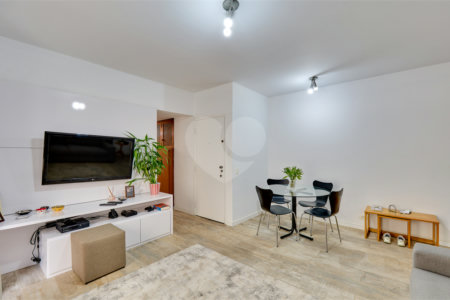 Apartamento à venda com 3 quartos, sendo 1 suíte, em Vila Olímpia, São Paulo, SP