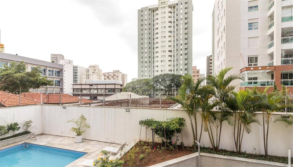 Apartamento à venda com 4 quartos, sendo 2 suítes,  em Aclimação, São Paulo, SP