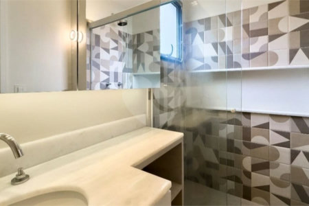 Apartamento à venda com 3 quartos, sendo 1 suíte, em Vila Olímpia, São Paulo, SP